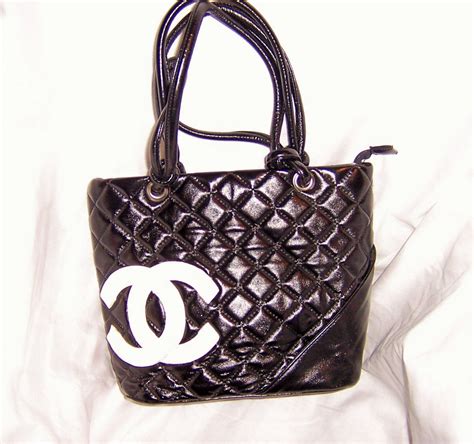 chanel purse black with white c